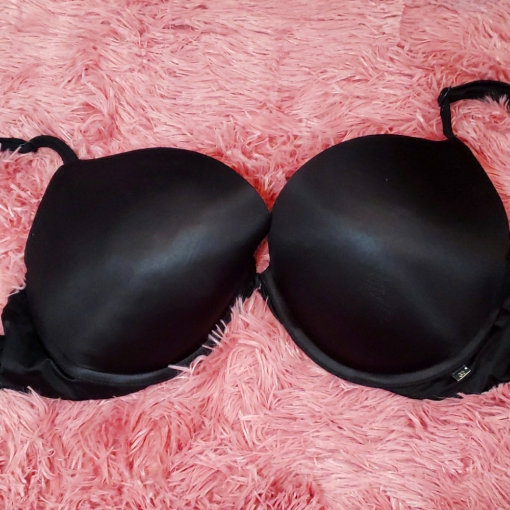Victoria secret very sexy push up bra 36D